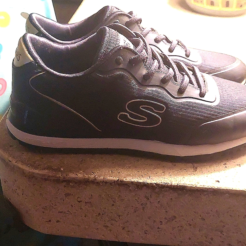 Skechers